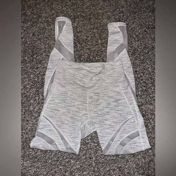 Women’s Lululemon Wunder Under High-Rise
Tight *Mesh 28" Size 4 - Picture 1 of 13